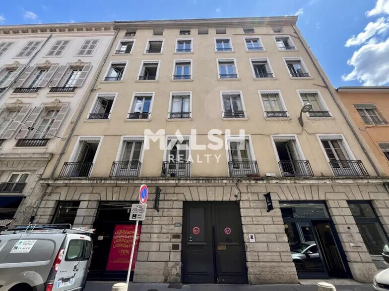 Bureau dans Lyon à louer - Photo du bâtiment - Image 1 de 17