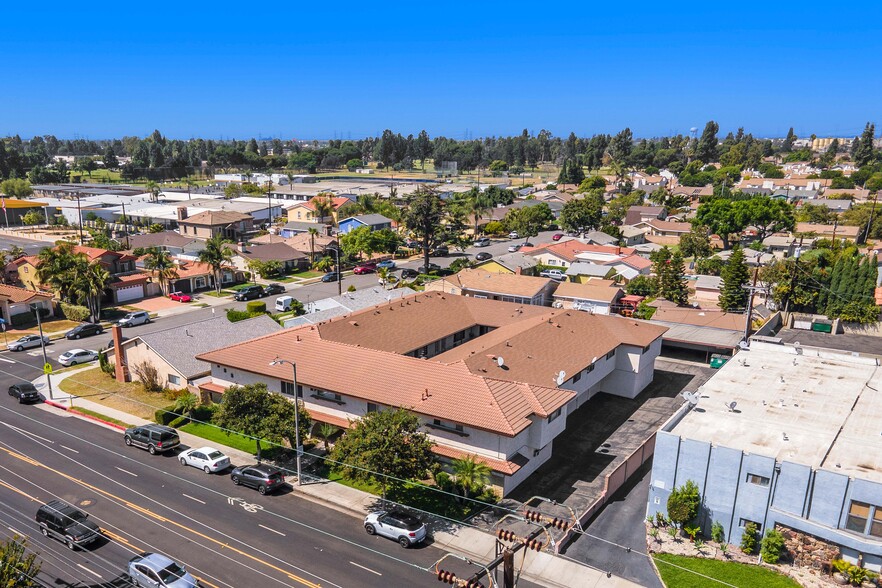 11923 Old River School Rd, Downey, CA à vendre - Photo principale - Image 1 de 1