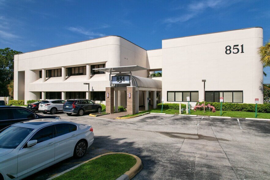 851 Broken Sound Pky NW, Boca Raton, FL for lease - Building Photo - Image 3 of 12