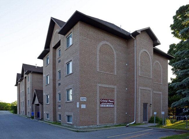 Plus de détails pour 3211 St Joseph Blvd, Ottawa, ON - Multi-résidentiel à vendre