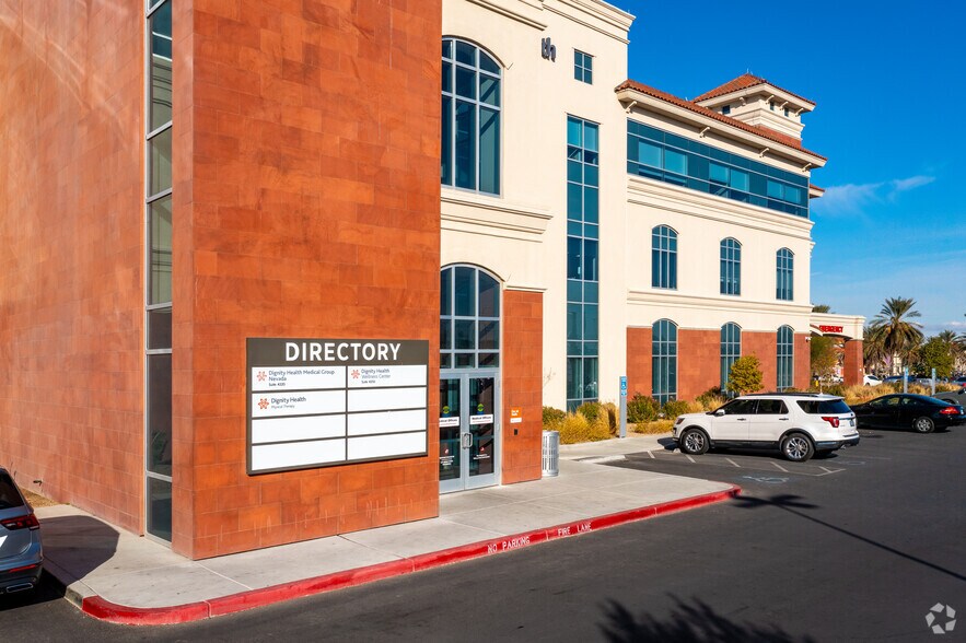 1550 W Craig Rd, North Las Vegas, NV à louer - Photo du bâtiment - Image 2 de 4