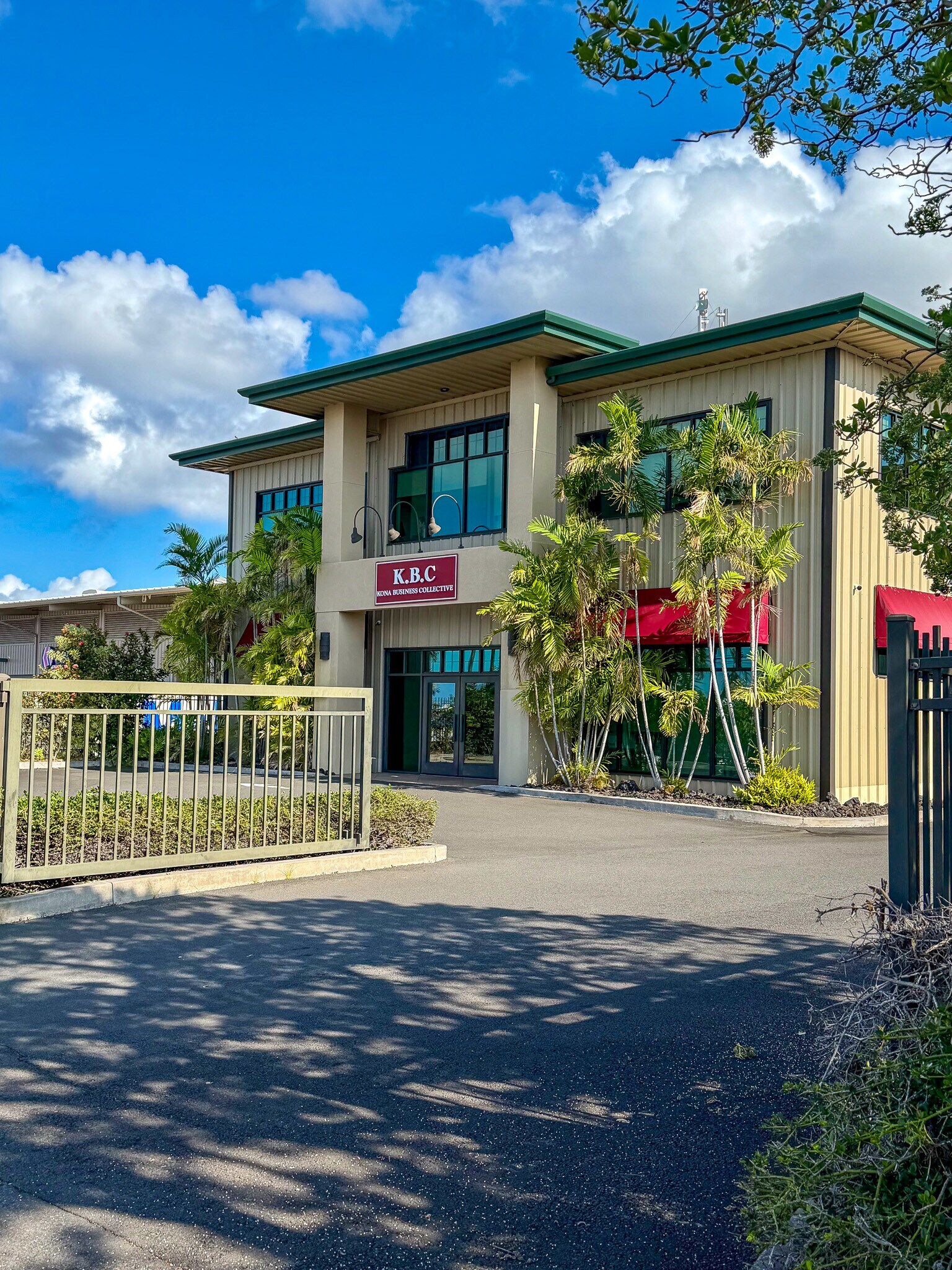 73-4257 Hulikoa Dr, Kailua Kona, HI for lease Building Photo- Image 1 of 8