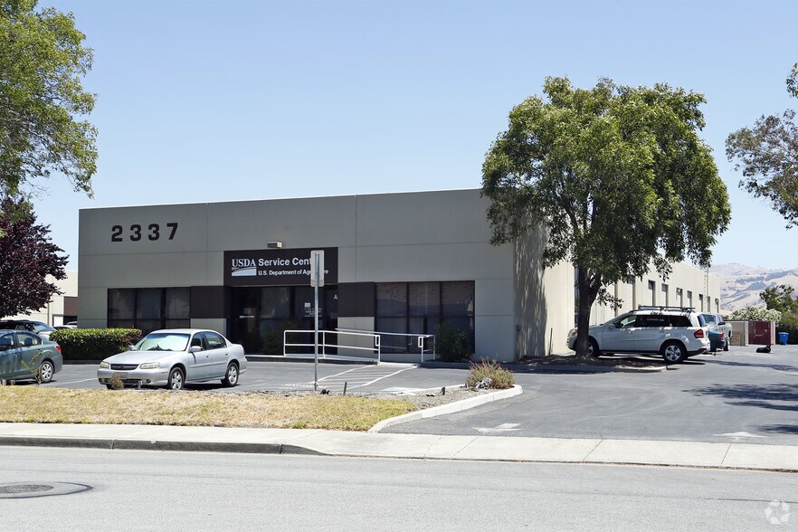 2337 Technology Pky, Hollister, CA for lease - Primary Photo - Image 1 of 4