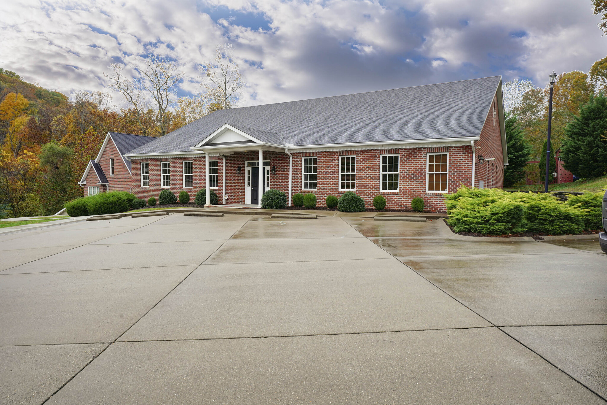 204 Chase Dr, Hurricane, WV for sale Primary Photo- Image 1 of 1