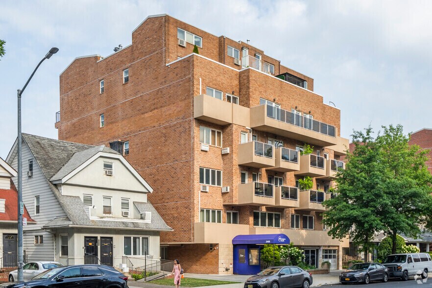 2408-2412 Ocean Ave, Brooklyn, NY for lease - Primary Photo - Image 2 of 17