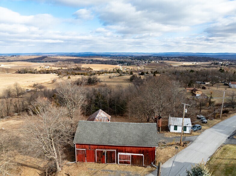 156 Mount Zion Rd, Marlboro, NY à vendre - Photo du bâtiment - Image 1 de 40