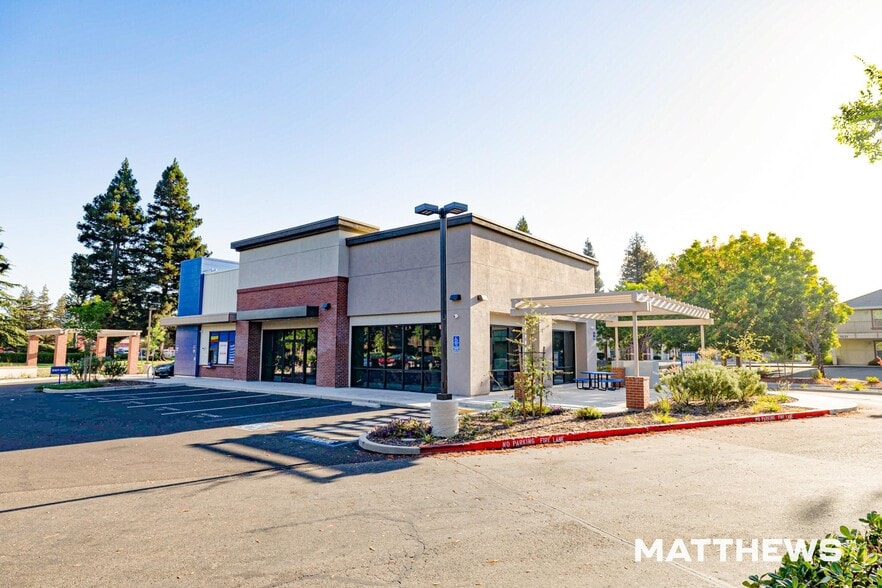 1561 Corporate way, Sacramento, CA for lease - Building Photo - Image 2 of 3