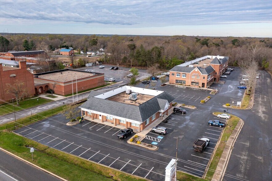 9405 Chesapeake St, La Plata, MD à louer - Photo du bâtiment - Image 3 de 8