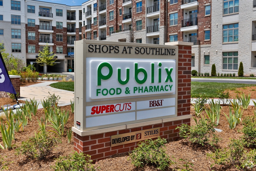 2222 South Blvd, Charlotte, NC for lease - Building Photo - Image 3 of 8