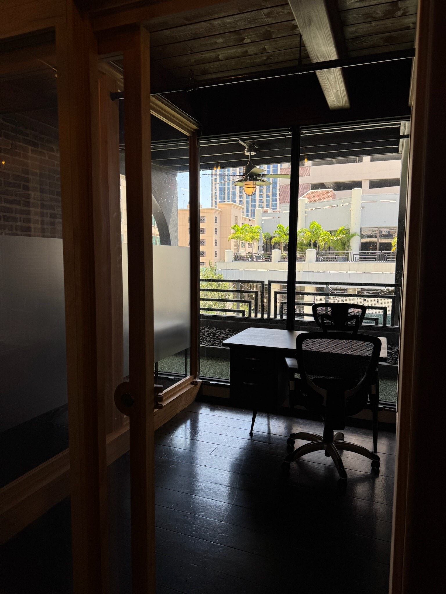 260 1st Ave S, Saint Petersburg, FL à louer Photo intérieure- Image 1 de 2