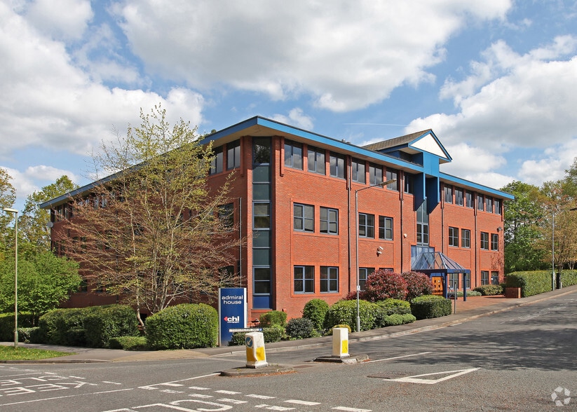 Harlington Way N, Fleet for lease - Primary Photo - Image 1 of 6