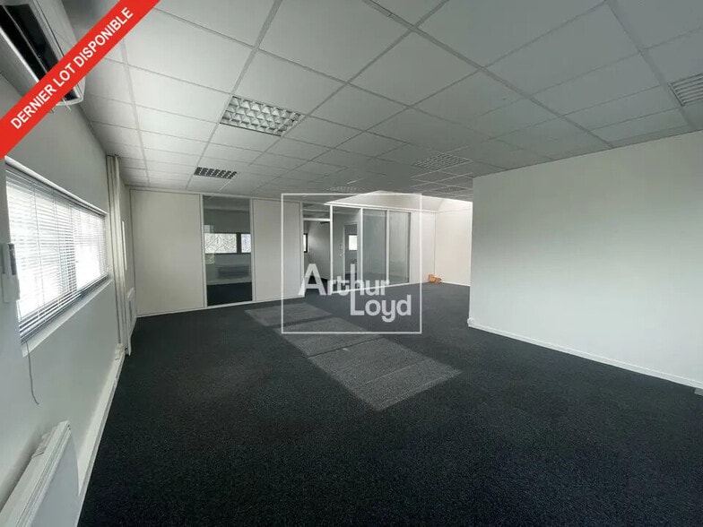 Bureau dans Vert-Saint-Denis à louer - Photo intérieure - Image 2 de 7
