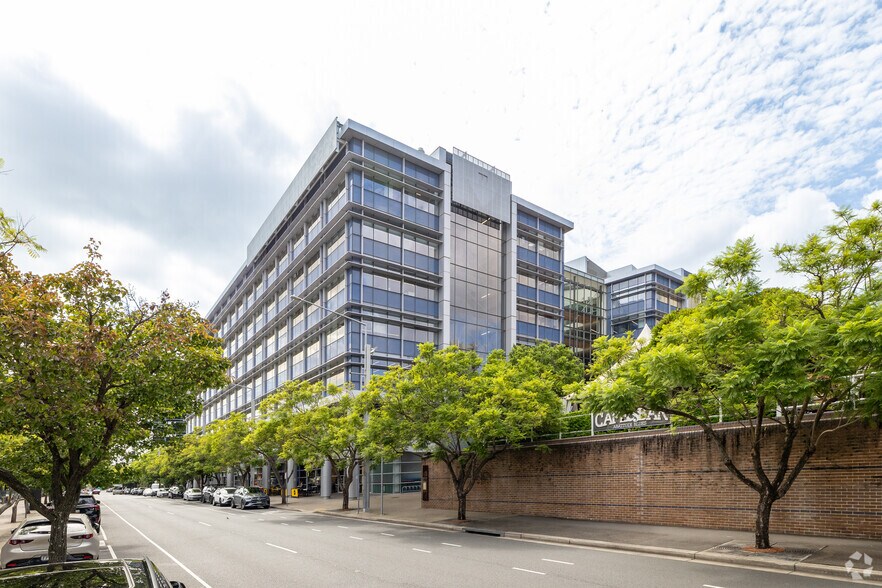 10 Dawn Fraser Ave, Sydney Olympic Park à louer - Photo du bâtiment - Image 3 de 6