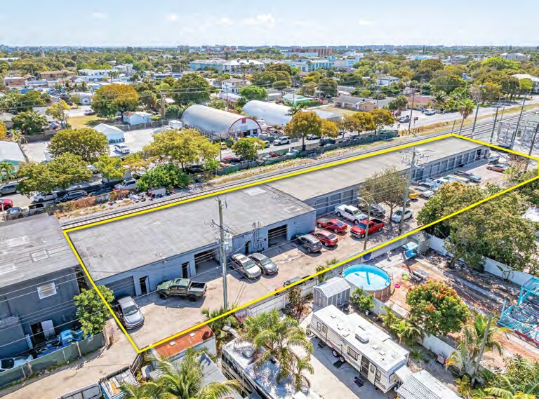 1103 5th Ave N, Lake Worth Beach, FL à vendre Photo du bâtiment- Image 1 de 9