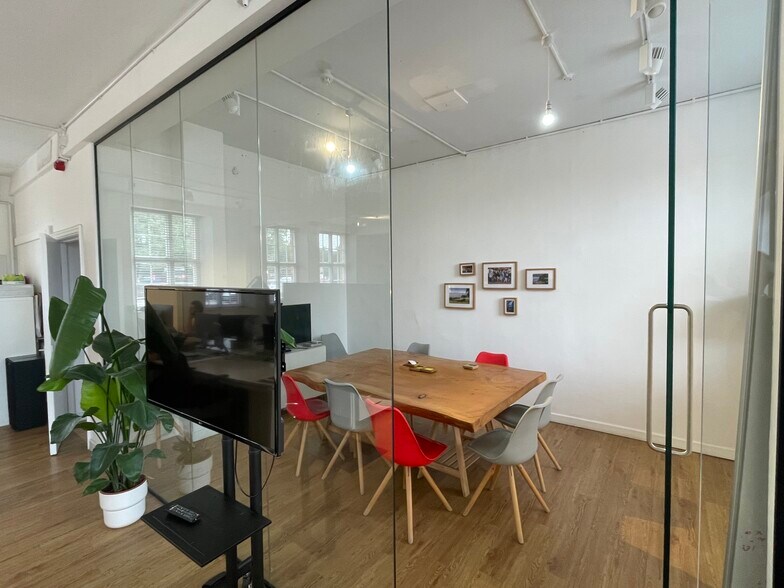 King St, Wilton for lease - Building Photo - Image 3 of 3