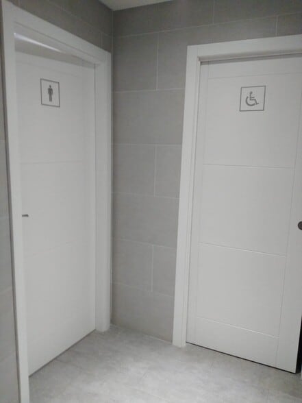 Office in Cáceres for lease - Building Photo - Image 3 of 7