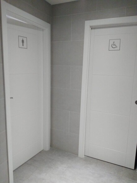 Bureau dans Cáceres, Cáceres à louer - Photo du bâtiment - Image 3 de 7