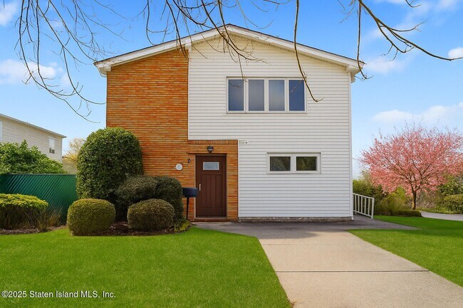 Plus de détails pour 54 Preston Ave, Staten Island, NY - Soins de santé à vendre