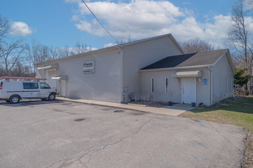 2170 Lavelle Rd, Flint, MI à vendre - Photo du bâtiment - Image 1 de 30