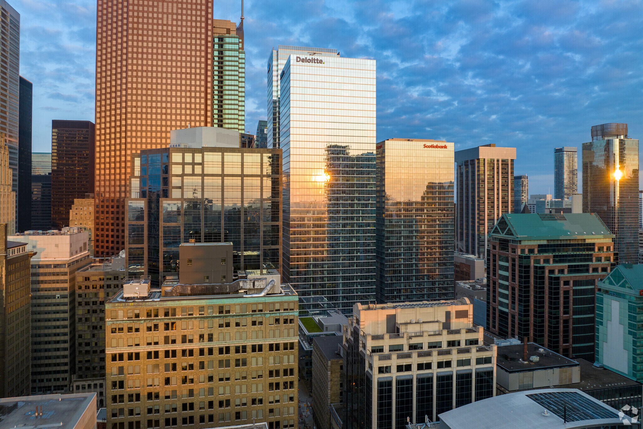 22 Adelaide St W, Toronto, ON à vendre Photo du bâtiment- Image 1 de 1