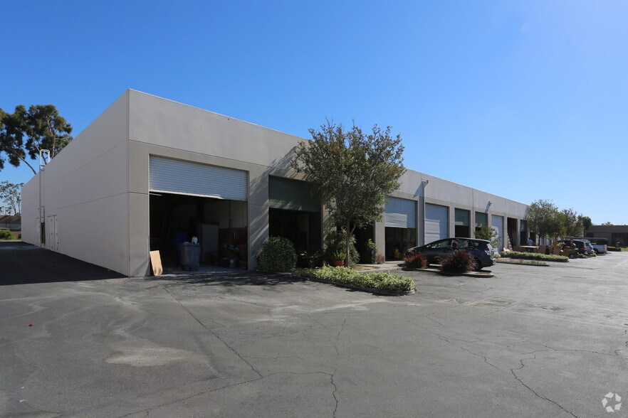 23291 Peralta Dr, Laguna Hills, CA à louer - Photo du bâtiment - Image 3 de 4