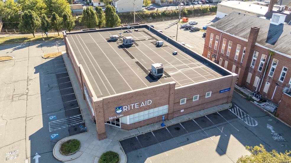 340 E High St, Pottstown, PA for lease - Building Photo - Image 3 of 31