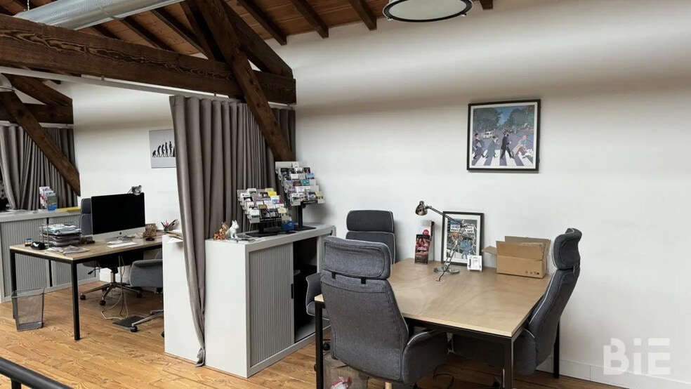 Flex in Bordeaux for lease - Interior Photo - Image 3 of 12