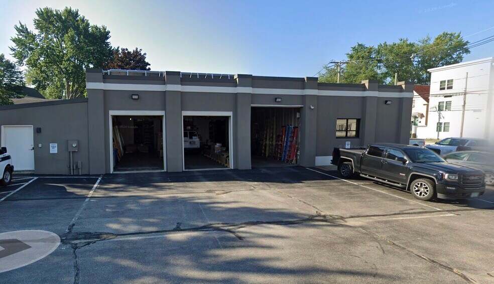 711 Valley St, Manchester, NH à vendre - Photo du bâtiment - Image 2 de 12
