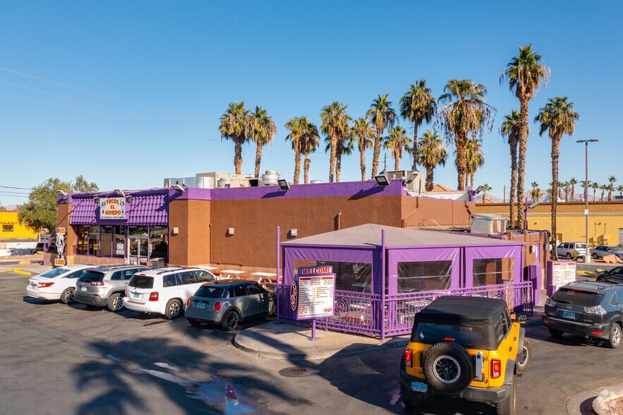 1720-1868 E Charleston Blvd, Las Vegas, NV for lease - Building Photo - Image 2 of 4