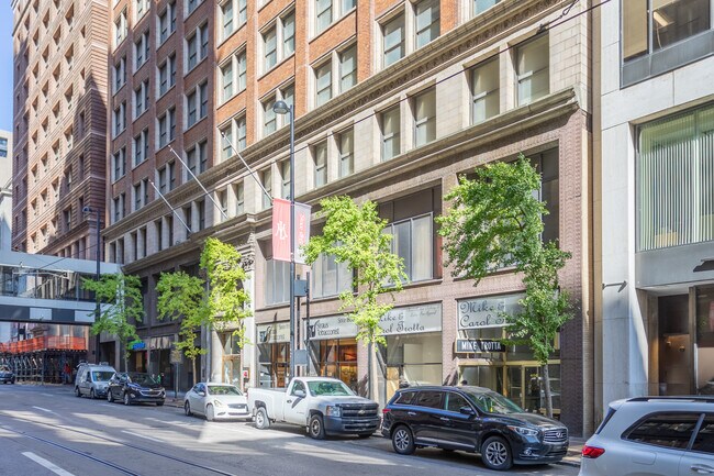 Plus de détails pour 414 Walnut St, Cincinnati, OH - Commerce de détail à louer