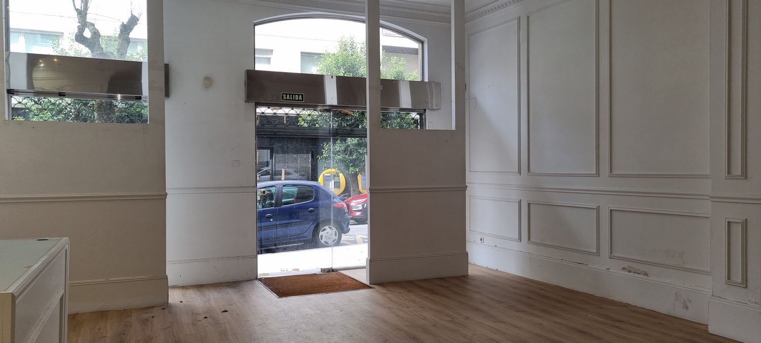Retail in Vigo, Pontevedra for lease Interior Photo- Image 1 of 22