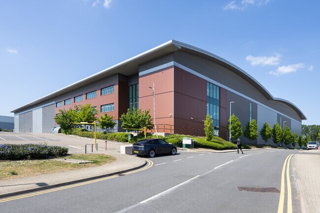 Plus de détails pour Island Rd, Reading - Industriel à louer