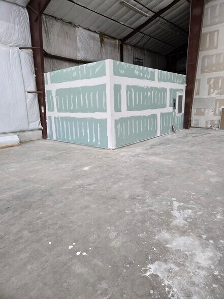 181-185 Sabre Dr, Sebring, FL à louer - Photo du bâtiment - Image 3 de 13