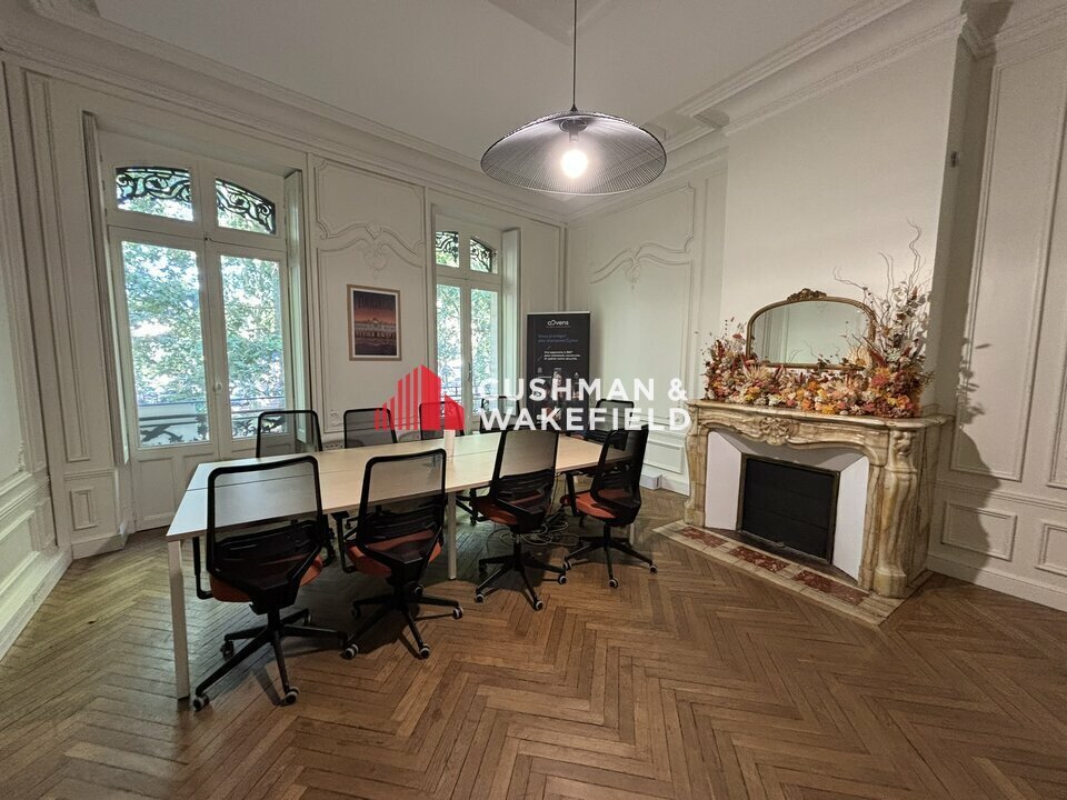 6 Allées Forain François Verdier, Toulouse for lease Interior Photo- Image 1 of 13