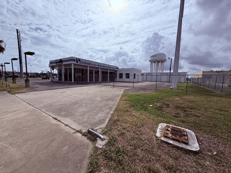 2201 Gollihar Rd, Corpus Christi, TX for lease - Building Photo - Image 2 of 7