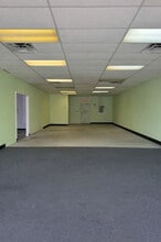 4100 E Bay Dr, Clearwater, FL à louer Photo intérieure- Image 1 de 2