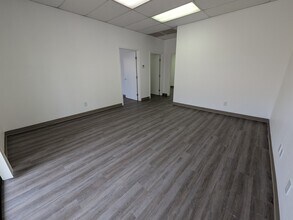 2670 Chandler Ave, Las Vegas, NV for lease Interior Photo- Image 1 of 7