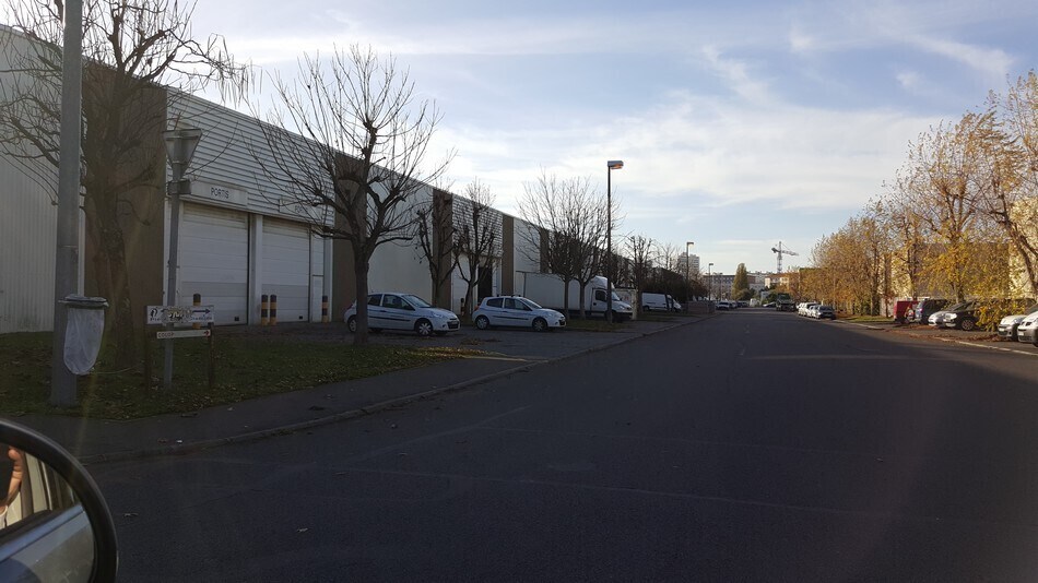 Industriel dans Bonneuil-sur-Marne à louer - Photo du bâtiment - Image 2 de 3
