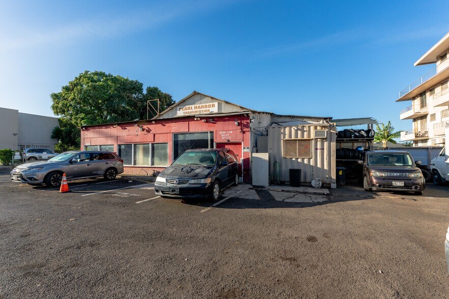 98-391 Kamehameha Hwy, Aiea, HI à louer - Photo du bâtiment - Image 1 de 15