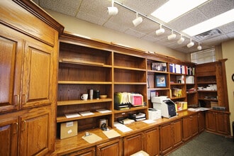 923 N Robinson Ave, Oklahoma City, OK for lease Interior Photo- Image 1 of 3