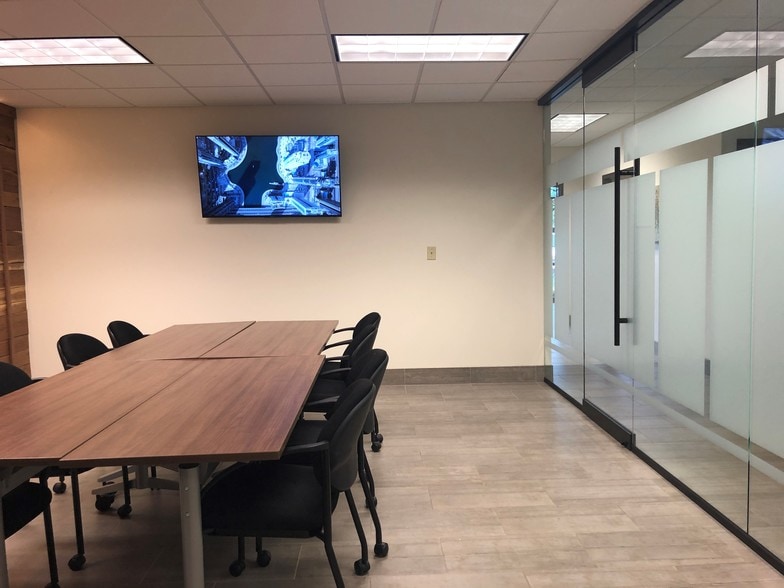 19109 W Catawba Ave, Cornelius, NC à louer - Photo intérieure - Image 2 de 9