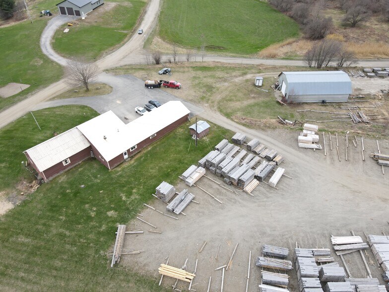 6 Simino Ln, Irasburg, VT à vendre - Photo du bâtiment - Image 3 de 16