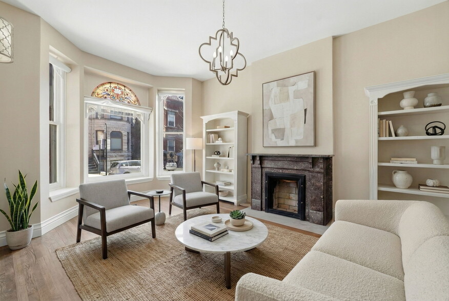 2424-2428 N Geneva Ter, Chicago, IL for sale - Interior Photo - Image 2 of 33