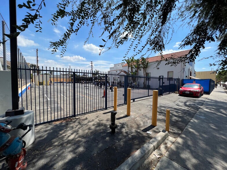 6348 Seville Ave, Huntington Park, CA à louer - Photo du bâtiment - Image 3 de 19