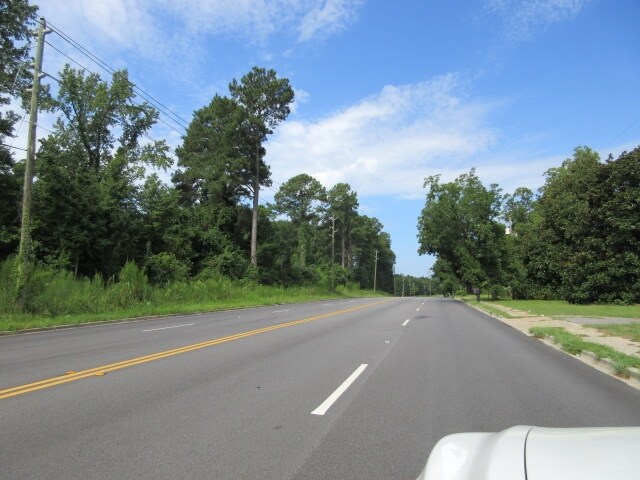 360 E Red Bay Rd, Sumter, SC for sale - Building Photo - Image 2 of 4