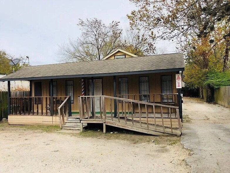 6516 W Montgomery Rd, Houston, TX à louer - Photo du bâtiment - Image 3 de 8