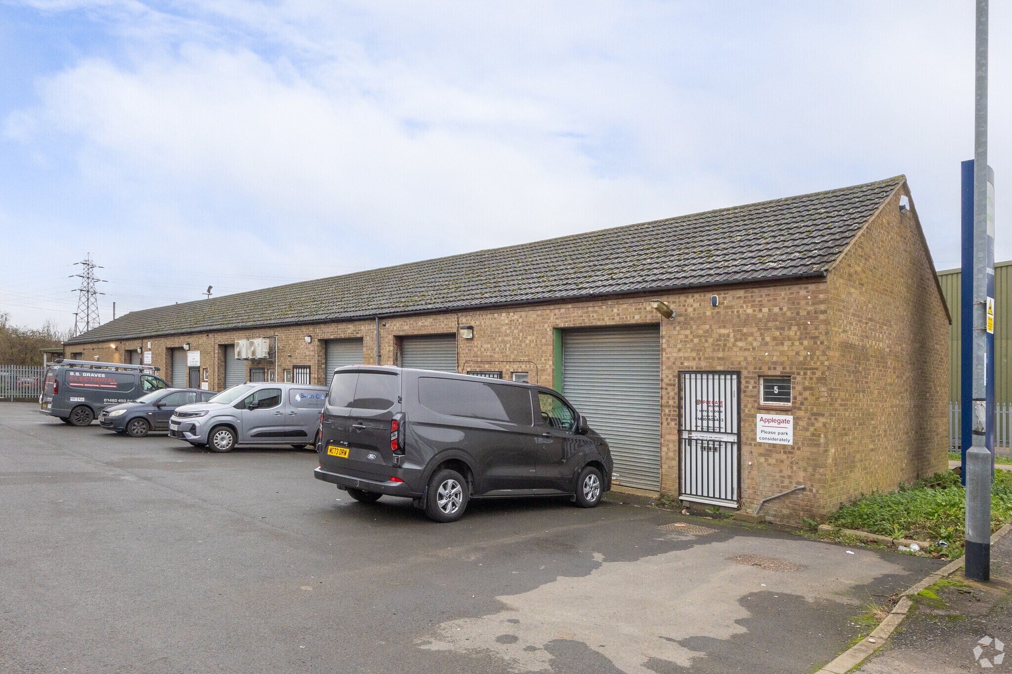 8 Alms Close, Huntingdon for lease Primary Photo- Image 1 of 3