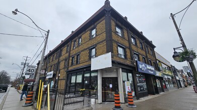 3295 Yonge St, Toronto, ON à louer Photo intérieure- Image 1 de 3