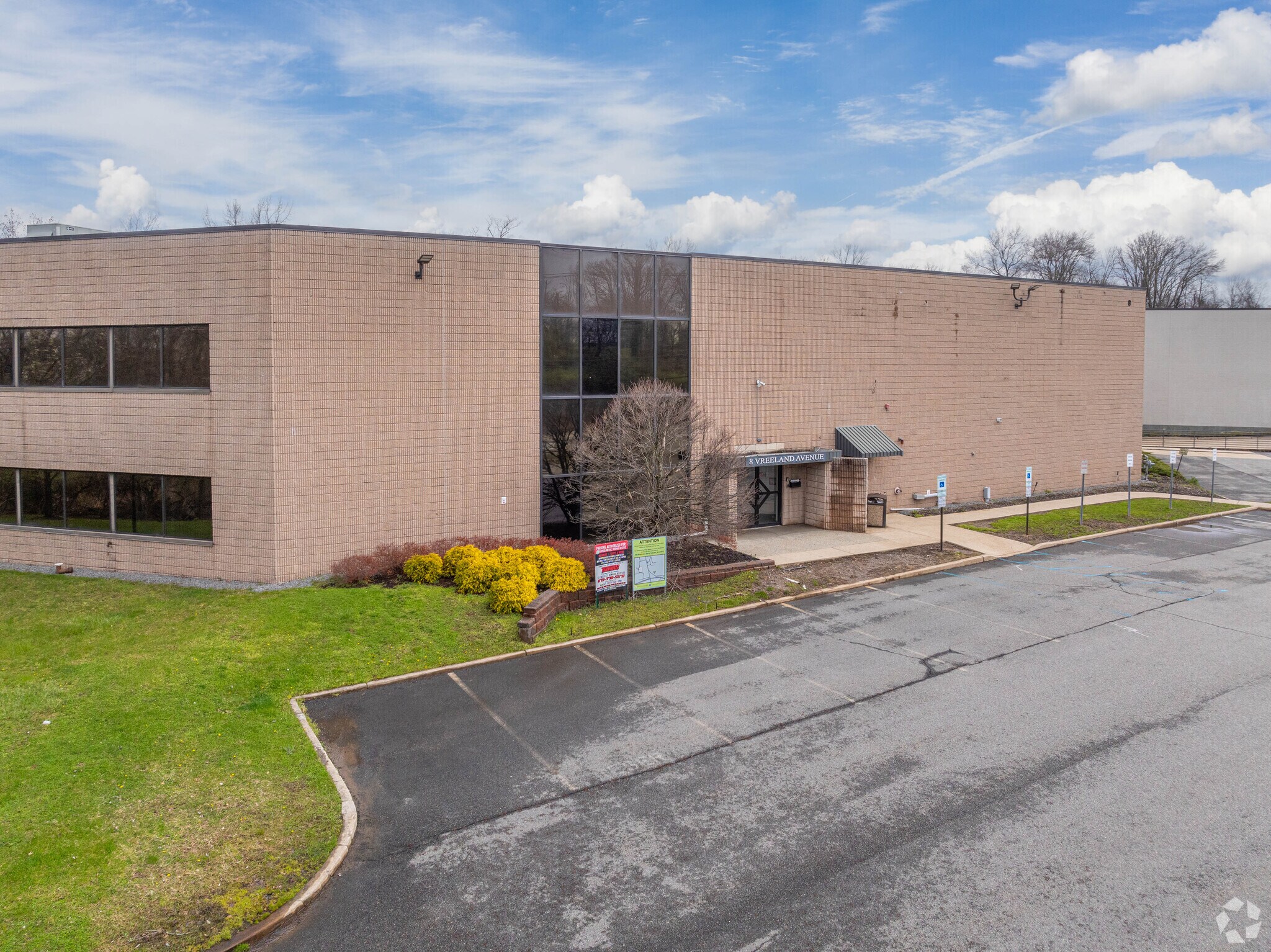 8 Vreeland Ave, Totowa, NJ à louer Photo du bâtiment- Image 1 de 15