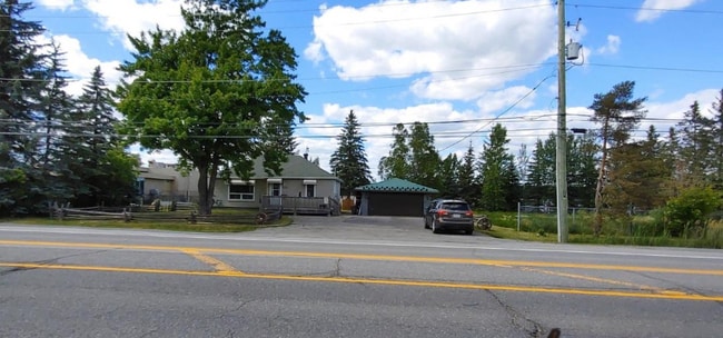 Plus de détails pour 4023 Carling Av, Ottawa, ON - Commerce de détail à vendre